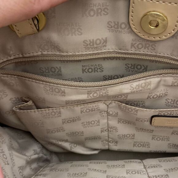 Michael Kors Women's Gold Monogram Logo Metallic Mirror Jet Set Tote Bag Medium - Picture 9 of 16